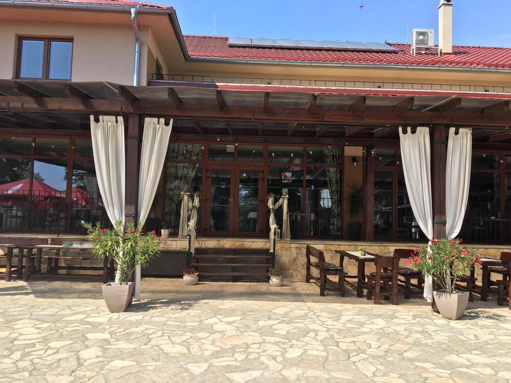 Mlyn Penzion & Wellness Radvaň nad Dunajom المظهر الخارجي الصورة