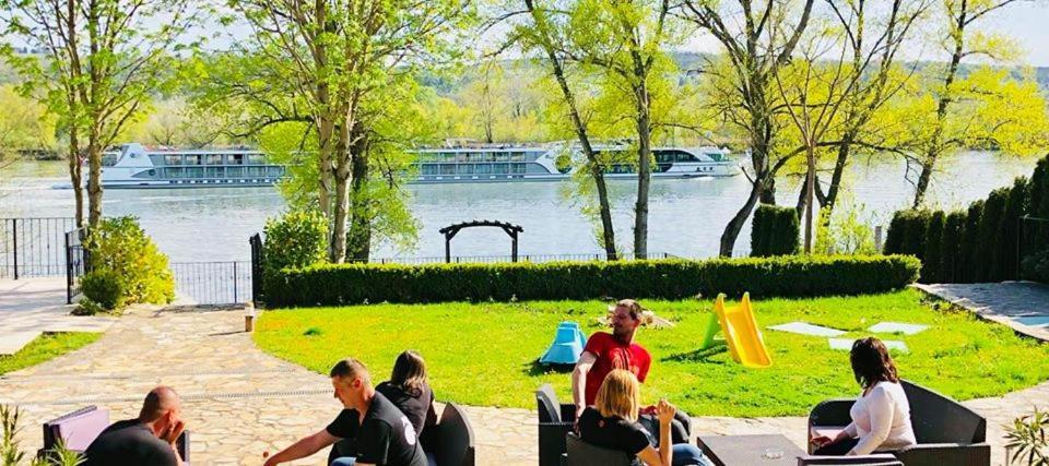 Mlyn Penzion & Wellness Radvaň nad Dunajom المظهر الخارجي الصورة